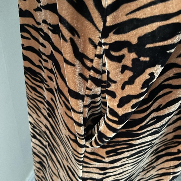 Jasmine Rose Signuture Tiger Print Zippered Lounge Robe Size 1X - Picture 5 of 13